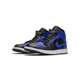 Nike x Air Jordan 1 « Mid Hyper Royal Tumbled Leather »